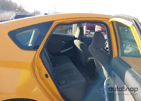 2014 Toyota Prius Two z USA, uszkodzony, nr VIN JTDKN3DU0E1756468